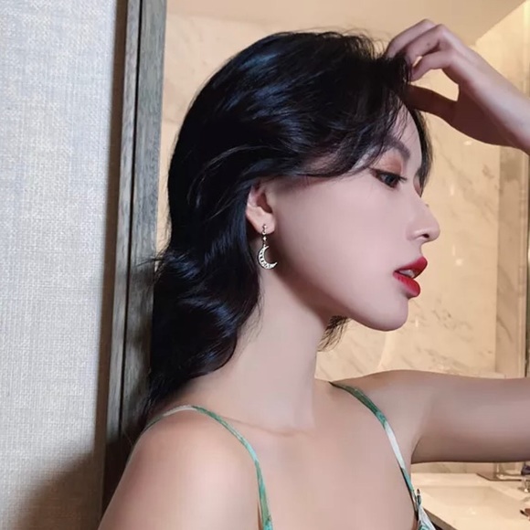 Silver Moon & Star Rhinestone Mismatched Earrings - Picture 4 of 4